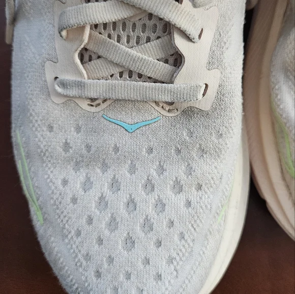 HOKA Clifton 9 size 7 womens - Picture 13 of 15